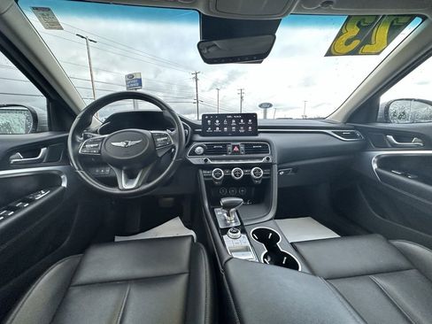 Used 2023 Genesis G70 2.0T image 13