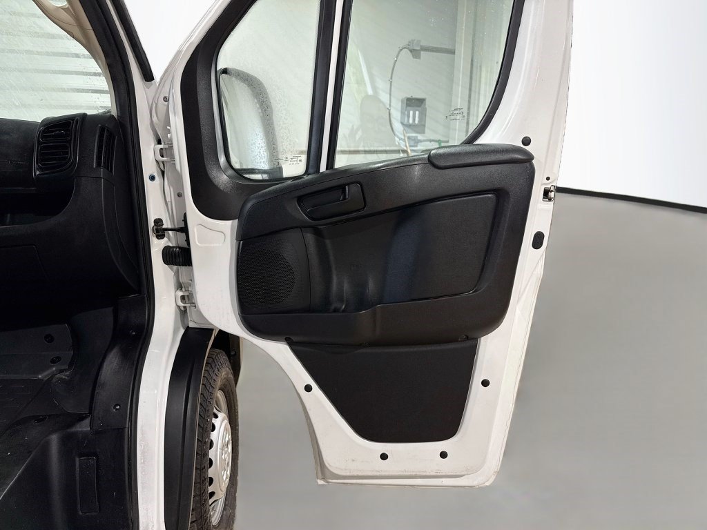 Used 2025 RAM ProMaster 2500 w/ Convenience Group FWD image 25