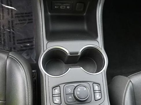Used 2023 GMC Terrain SLT AWD/4WD image 31