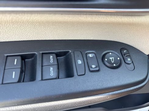 Used 2018 Honda CR-V EX image 18