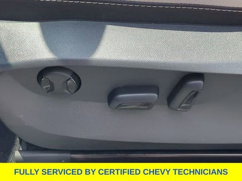 Used 2025 Volkswagen Taos SE AWD/4WD image 25