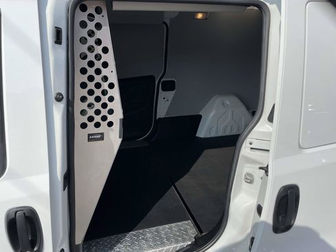 Used 2022 RAM ProMaster City Tradesman FWD image 16