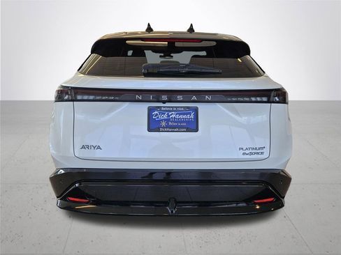 Used 2023 Nissan Ariya image 8