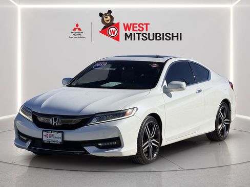 Used 2017 Honda Accord Touring image 9