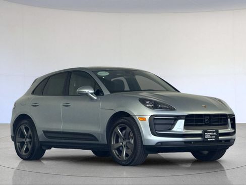 Certified 2026 Porsche Macan AWD/4WD image 10