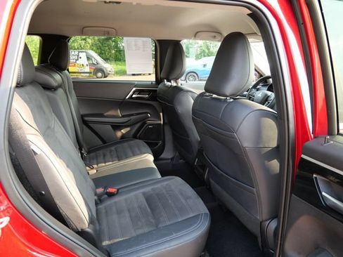 Used 2025 Mitsubishi Outlander SE AWD/4WD image 9