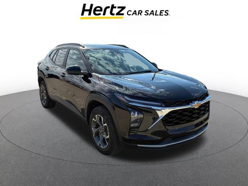 Used 2025 Chevrolet Trax LT w/ LT Convenience Package image 1