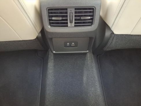 Used 2023 Nissan Rogue SV w/ SV Premium B Package image 13