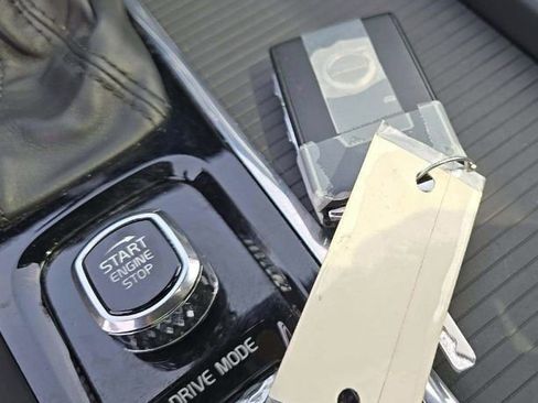 Used 2020 Volvo XC60 T6 Momentum image 20