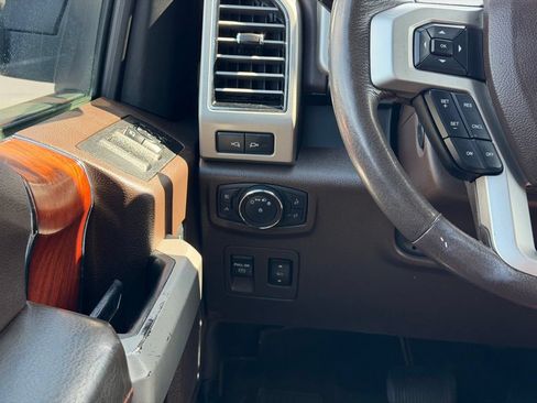 Used 2019 Ford F150 King Ranch w/ Equipment Group 601A Luxury AWD/4WD image 32