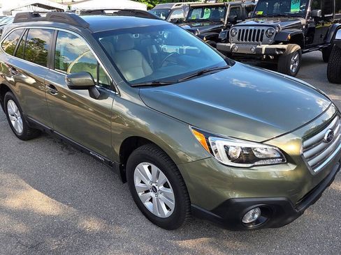 Used 2016 Subaru Outback 2.5i Premium AWD/4WD image 18