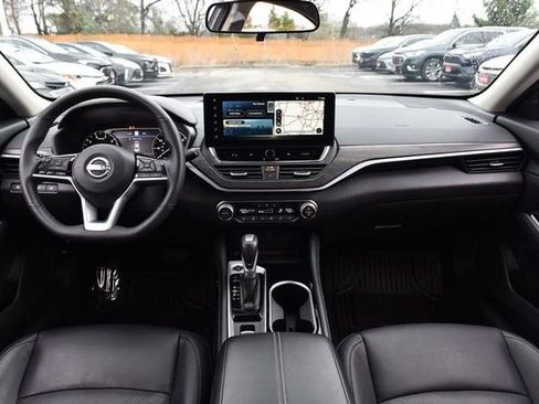 Certified 2025 Nissan Altima 2.5 SL FWD image 8