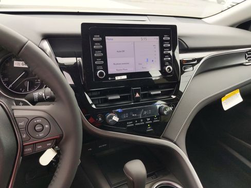 Used 2023 Toyota Camry SE image 11