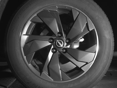 Used 2025 Nissan Rogue SV FWD image 14