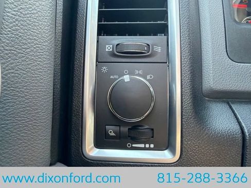 Used 2016 RAM 1500 Classic SLT AWD/4WD image 16