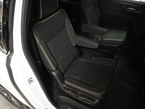 New 2026 GMC Yukon XL Elevation image 14