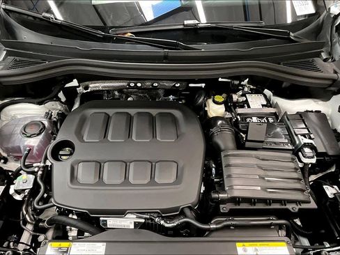 New 2026 Volkswagen Tiguan SEL R-Line image 13