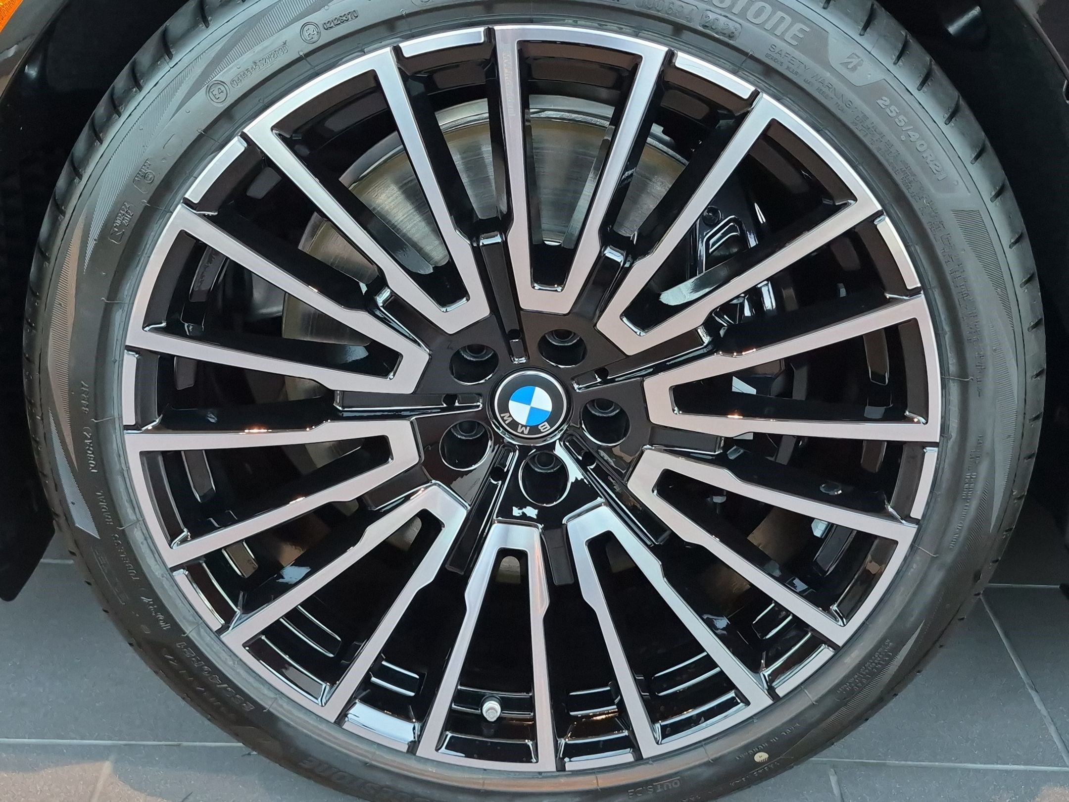 New 2027 BMW 740i w/ M Sport Professional Package RWD image 12