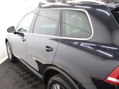 Used 2016 Volkswagen Touareg VR6 AWD/4WD image 9