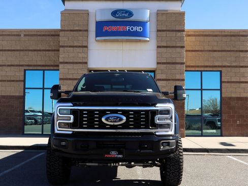 Used 2025 Ford F450 Platinum w/ FX4 Off-Road Package image 3