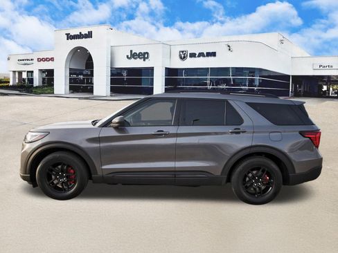 Used 2025 Ford Explorer Active image 3