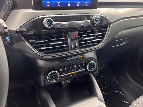 Used 2025 Ford Escape Active AWD/4WD image 9