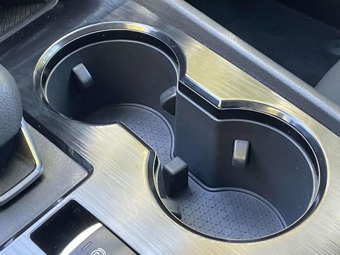 Used 2025 Nissan Rogue S image 29