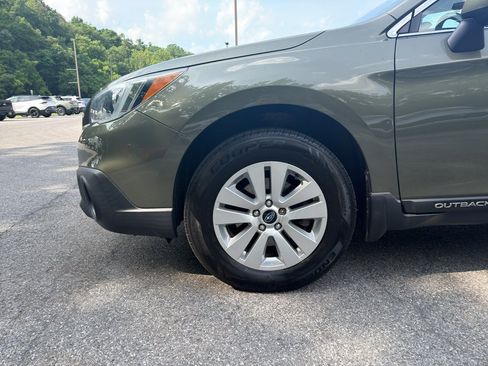 Used 2017 Subaru Outback 2.5i Premium AWD/4WD image 9