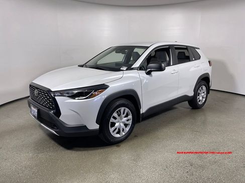 Certified 2024 Toyota Corolla Cross L image 7