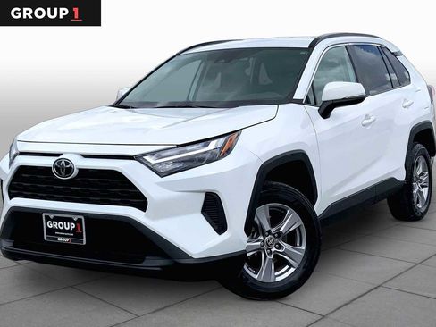 Used 2025 Toyota RAV4 XLE FWD image 1