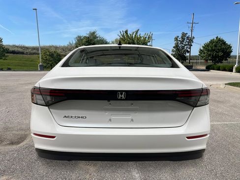 New 2025 Honda Accord SE image 4