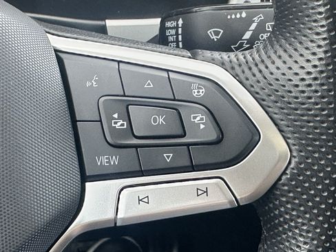 Used 2022 Volkswagen Atlas SEL R-Line AWD/4WD image 25