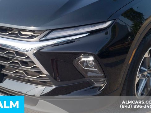 Used 2025 Chevrolet Blazer LT FWD image 11
