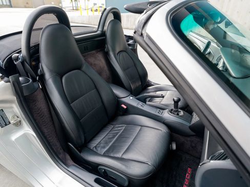 Used 1999 Porsche Boxster RWD image 39