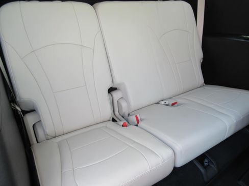 Used 2022 Buick Enclave Premium w/ Trailering Package, 5000 lbs. FWD image 36