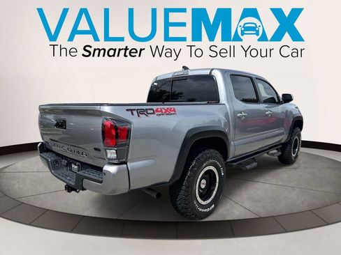 Used 2021 Toyota Tacoma TRD Off-Road w/ TRD Premium Off Road Package AWD/4WD image 3