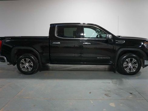 Certified 2025 GMC Sierra 1500 SLT image 5