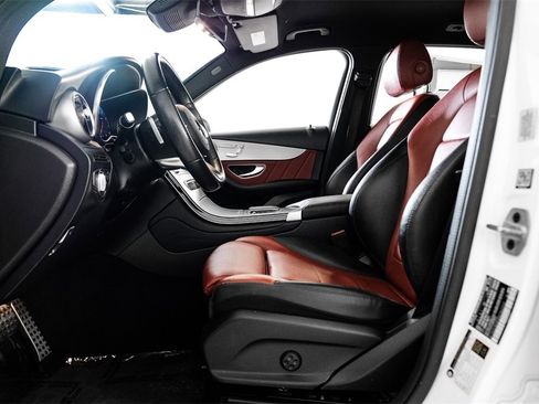 Used 2022 Mercedes-Benz GLC 300 w/ AMG Line image 4