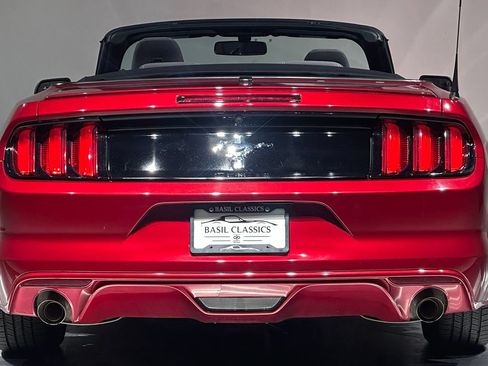 Used 2015 Ford Mustang Convertible w/ Equipment Group 051A RWD image 29