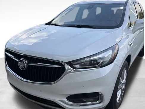 Used 2018 Buick Enclave Premium w/ Experience Buick Package AWD/4WD image 11