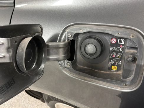 Used 2022 Dodge Charger SXT RWD image 28