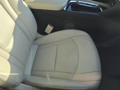 Used 2024 Buick Enclave Essence FWD image 28