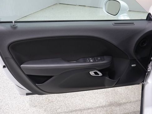 Used 2016 Dodge Challenger R/T Scat Pack w/ Technology Group RWD image 13