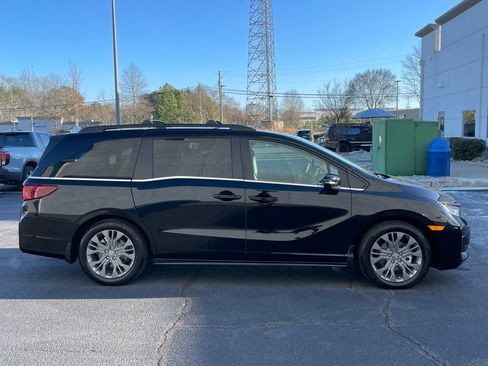 Certified 2025 Honda Odyssey Touring image 7