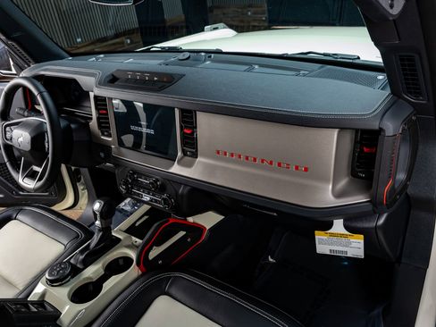 Used 2026 Ford Bronco Outer Banks AWD/4WD image 18