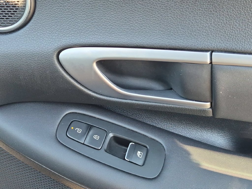 Used 2025 Hyundai Sonata SEL FWD image 34