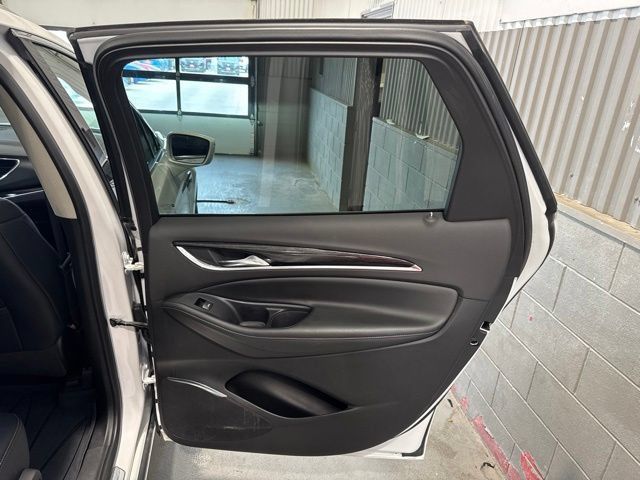 Used 2020 Buick Enclave Avenir w/ Avenir Technology Package AWD/4WD image 17