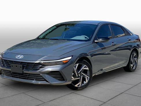 Used 2025 Hyundai Elantra Sport FWD image 1