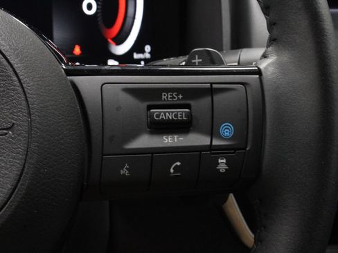 Used 2024 Nissan Rogue SL AWD/4WD image 28