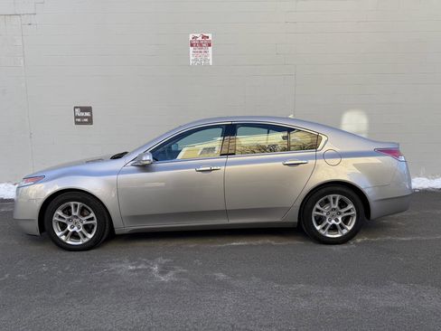 Used 2010 Acura TL w/Tech w/18 In. Wheels 4dr Sed image 3
